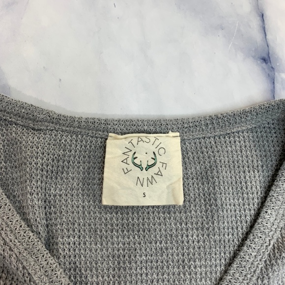 Fantastic Fawn Grey Thermal Button Down Top Blouse - Picture 8 of 8